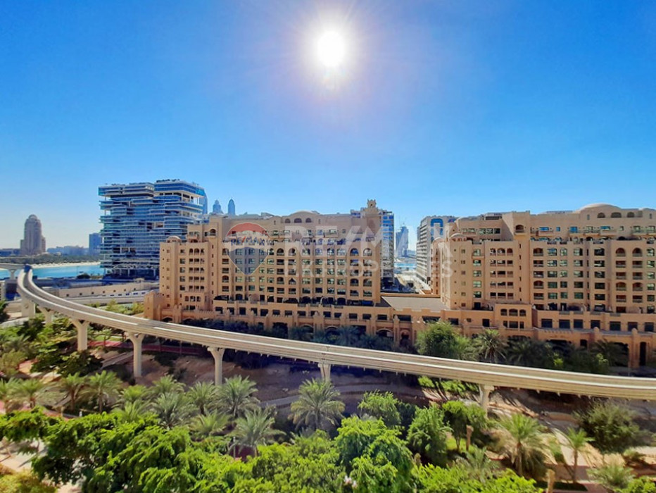 Community Expert | Key in Hand | Upgraded - Al Hamri, Shoreline Apartments, Palm Jumeirah, Dubai