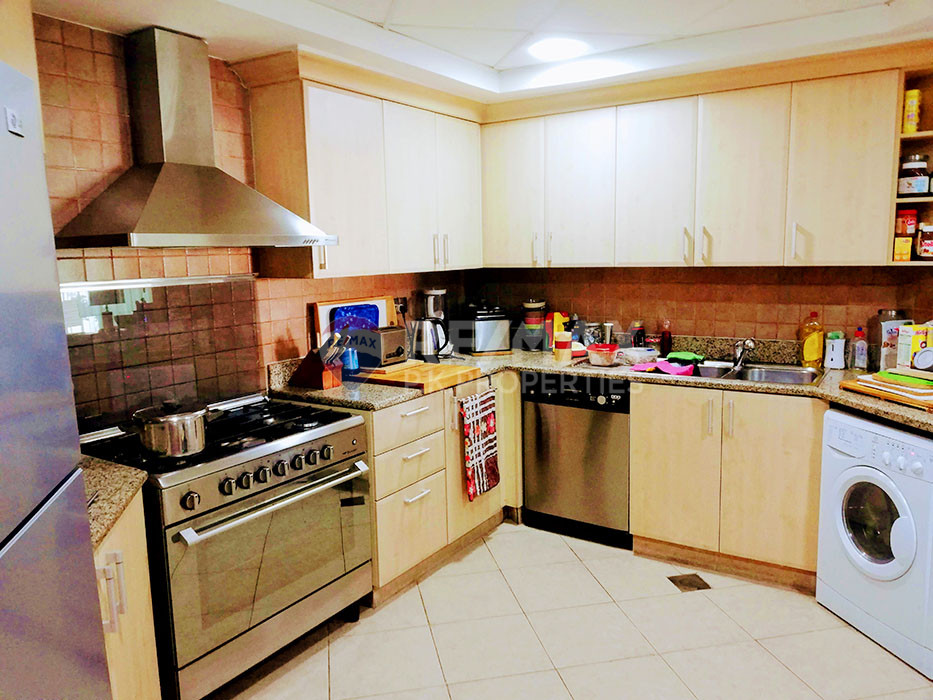 Upgraded A Type | End Of January |Equipped Kitchen, Al Hamri, Shoreline Apartments, Palm Jumeirah, Dubai