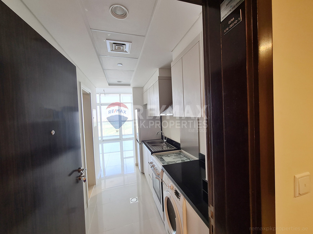 Vacant Studio Apartment in Carson, Damac Hills, Carson, The Drive, DAMAC Hills (Akoya by DAMAC), Dubai