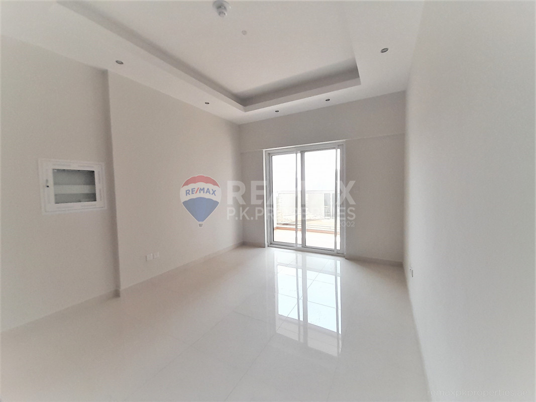Brand New Studio with Balcony | Vacant | Must See - Hera Tower, Dubai Sports City, Dubai