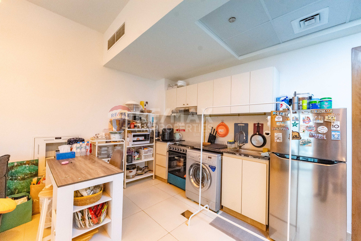Spacious 1BR | Unfurnished | Prime Location