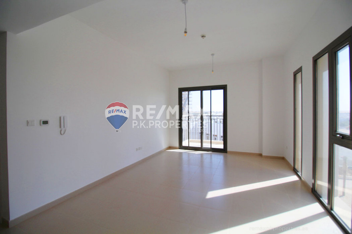 Great Deal | 2 Beds | Rented | Investment - Hayat Boulevard, Town Square, Dubai